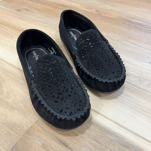 MINNETONKA Black Slip On Moccasins Size 5 - Picture 2 of 7